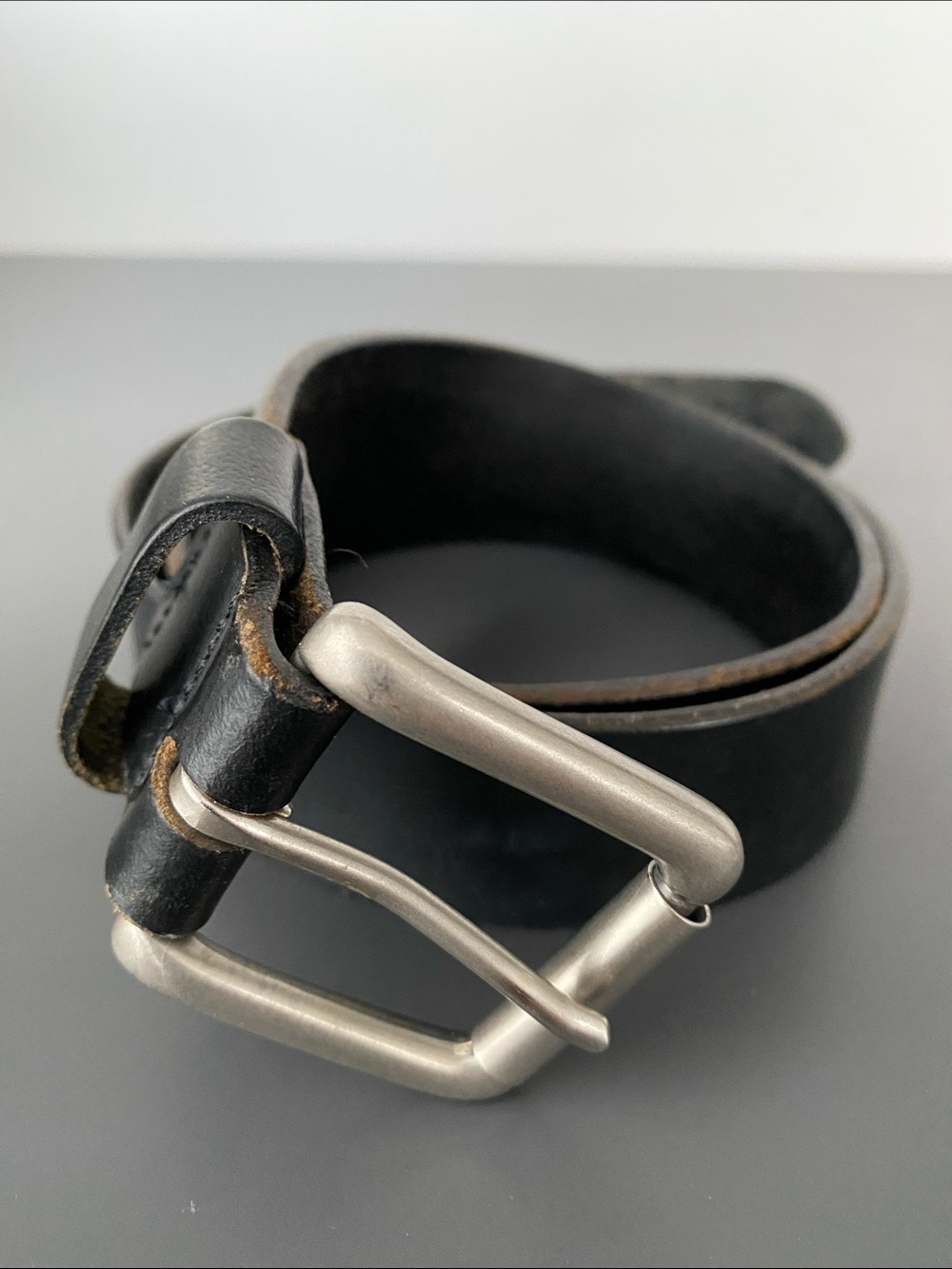 L.L. Bean Black Leather Belt Brushed Silver Buckle Sz 34 Unisex Minimal Quality